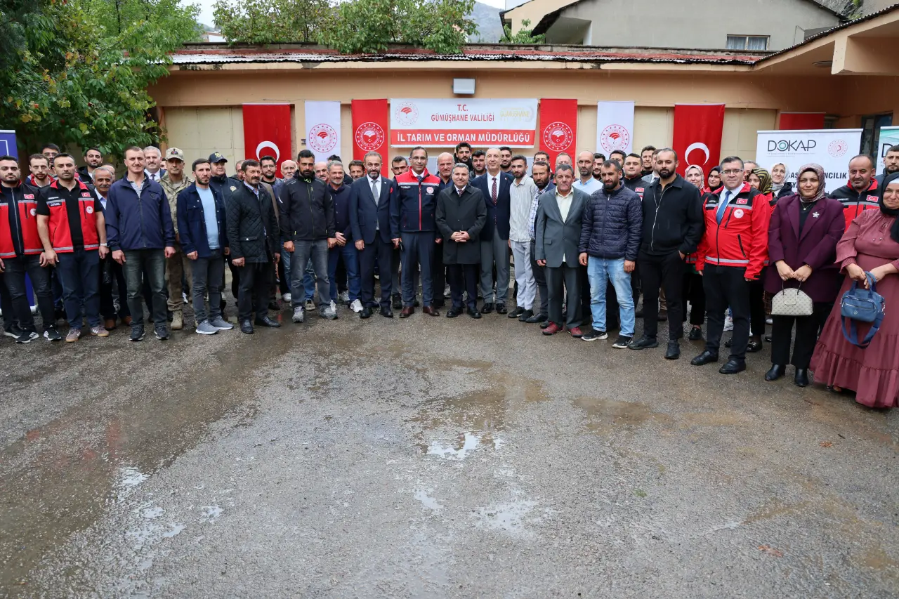 Gümüşhane’de DOKAP Destekli Tarımsal Ekipmanlar Çiftçilere Teslim Edildi 1