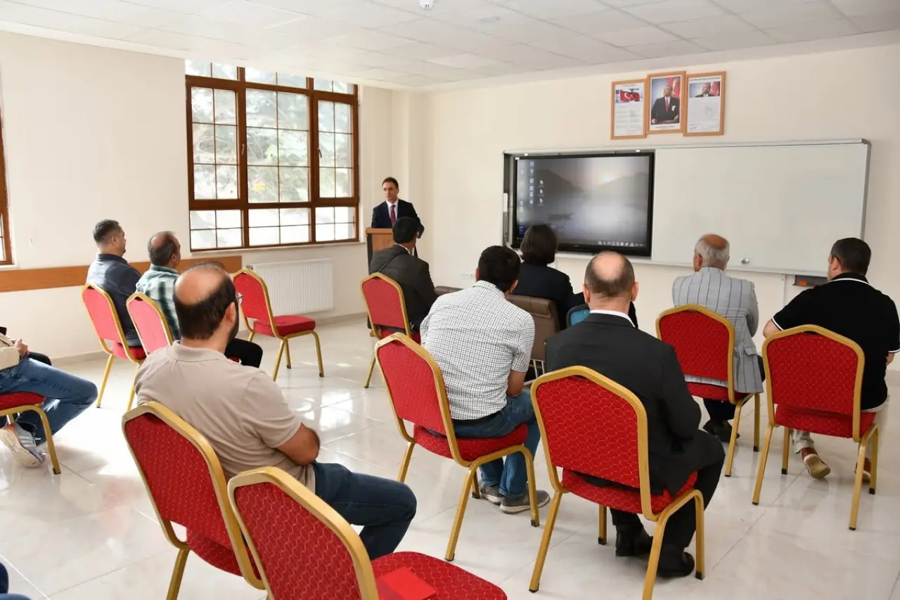 Gümüşhane'de Eğitim Kurumu Yöneticileri Eğitimi Semineri Başladı 1