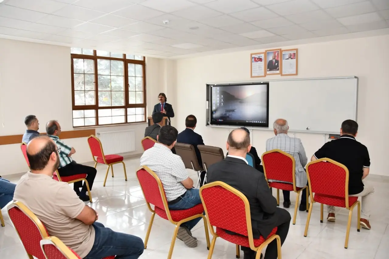 Gümüşhane'de Eğitim Kurumu Yöneticileri Eğitimi Semineri Başladı 2