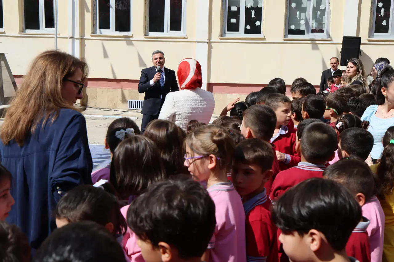 Gümüşhane'de İlköğretim Haftası Fevzipaşa İlkokulunda Coşkuyla Kutlandı 11