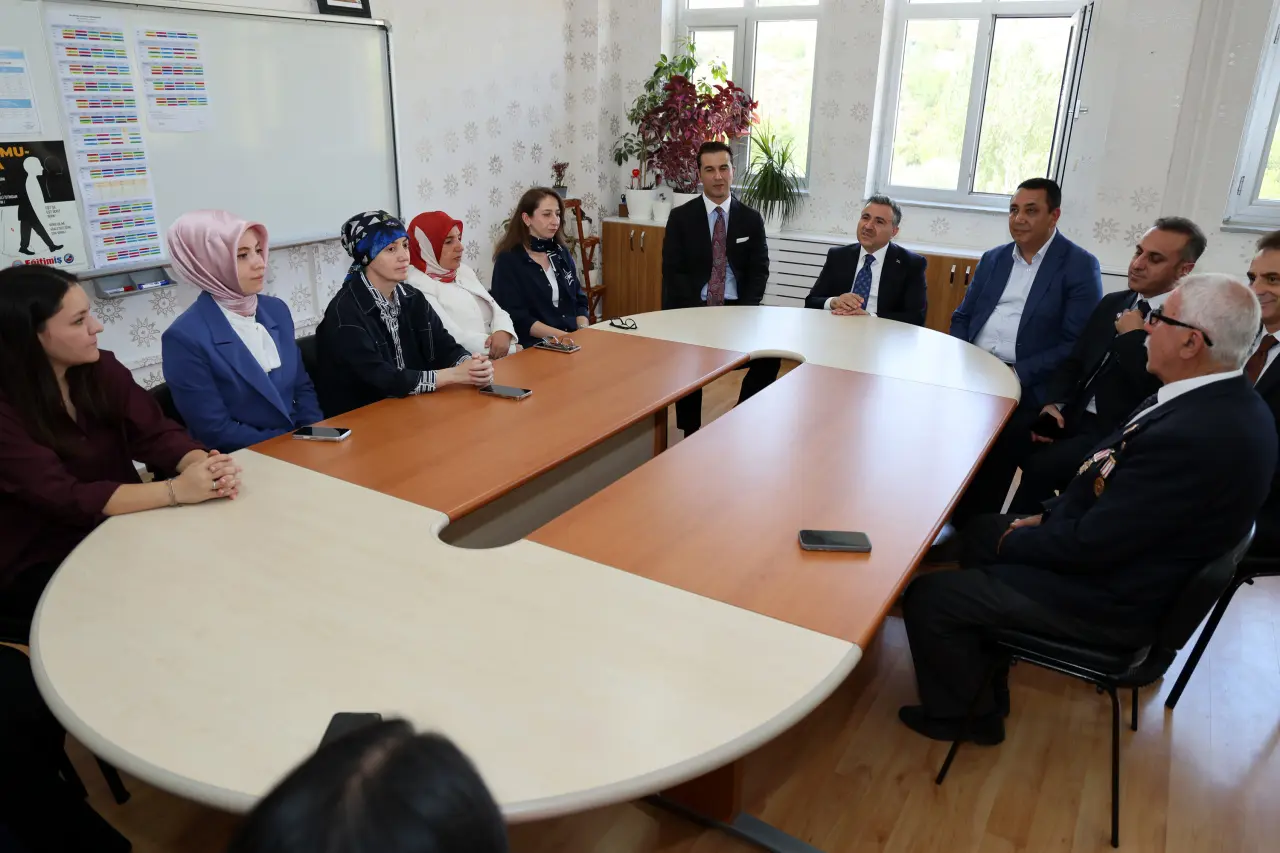 Gümüşhane'de İlköğretim Haftası Fevzipaşa İlkokulunda Coşkuyla Kutlandı 8