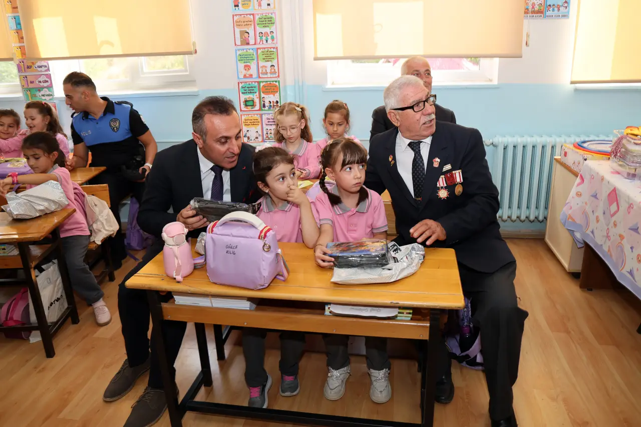 Gümüşhane'de İlköğretim Haftası Fevzipaşa İlkokulunda Coşkuyla Kutlandı 31