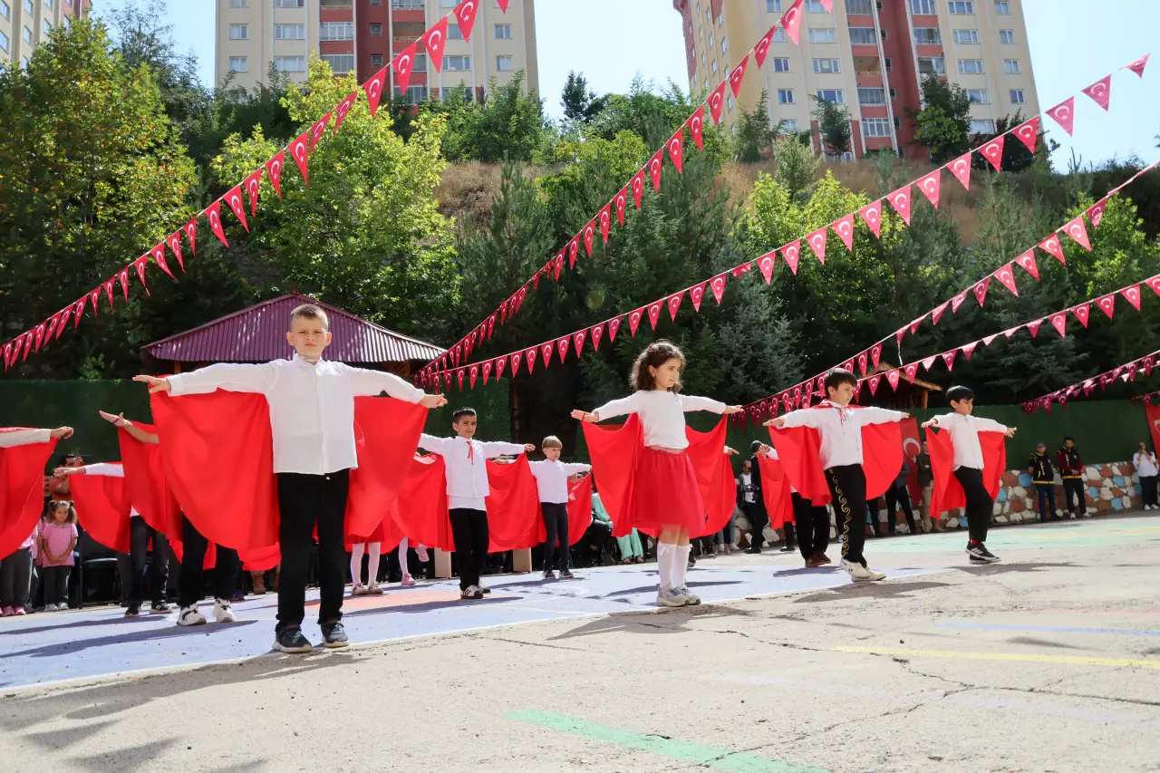 Gümüşhane'de İlköğretim Haftası Fevzipaşa İlkokulunda Coşkuyla Kutlandı 24