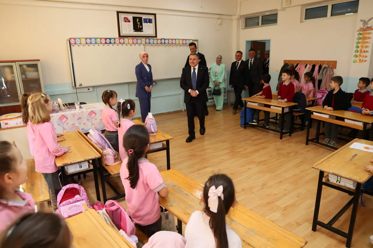 Gümüşhane'de İlköğretim Haftası Fevzipaşa İlkokulunda Coşkuyla Kutlandı 5