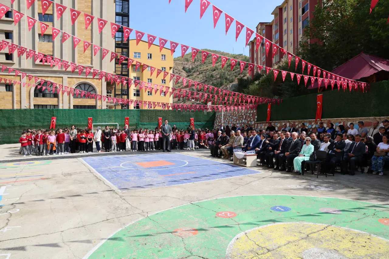 Gümüşhane'de İlköğretim Haftası Fevzipaşa İlkokulunda Coşkuyla Kutlandı 10