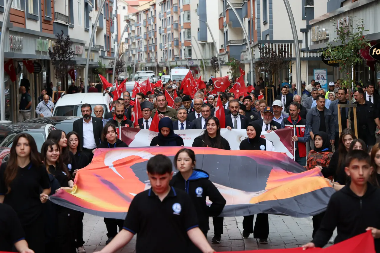 Gümüşhane'de Protokol ve Vatandaşlar Kahraman Gaziler İçin Bir Araya Geldi 1