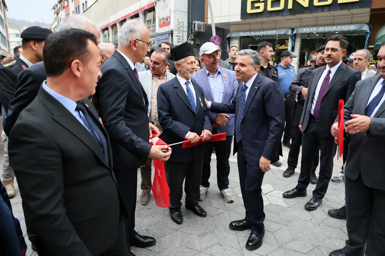 Gümüşhane'de Protokol ve Vatandaşlar Kahraman Gaziler İçin Bir Araya Geldi 8