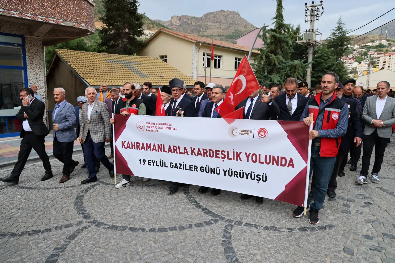 Gümüşhane'de Protokol ve Vatandaşlar Kahraman Gaziler İçin Bir Araya Geldi 3
