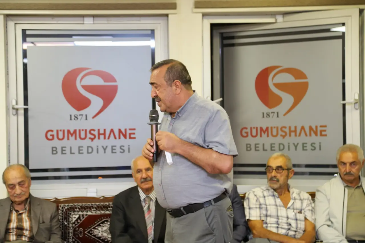 İnşaat İşçiliğinden Şairliğe Uzanan Ömür: Bankacıya Yazdığı Şiirle Herkesi Hayran Bıraktı! 2