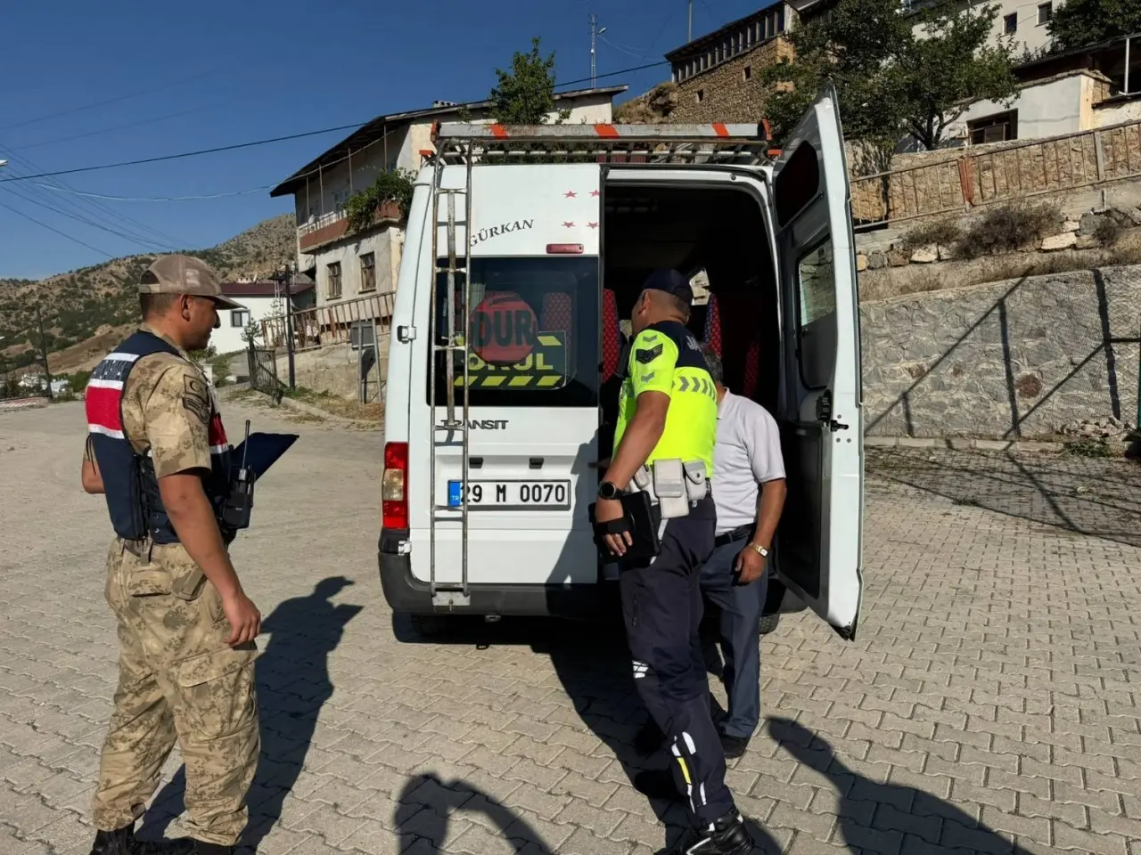 Jandarmadan Gümüşhane'de Öğrencilere Güvenli Yolculuk Eğitimi 2