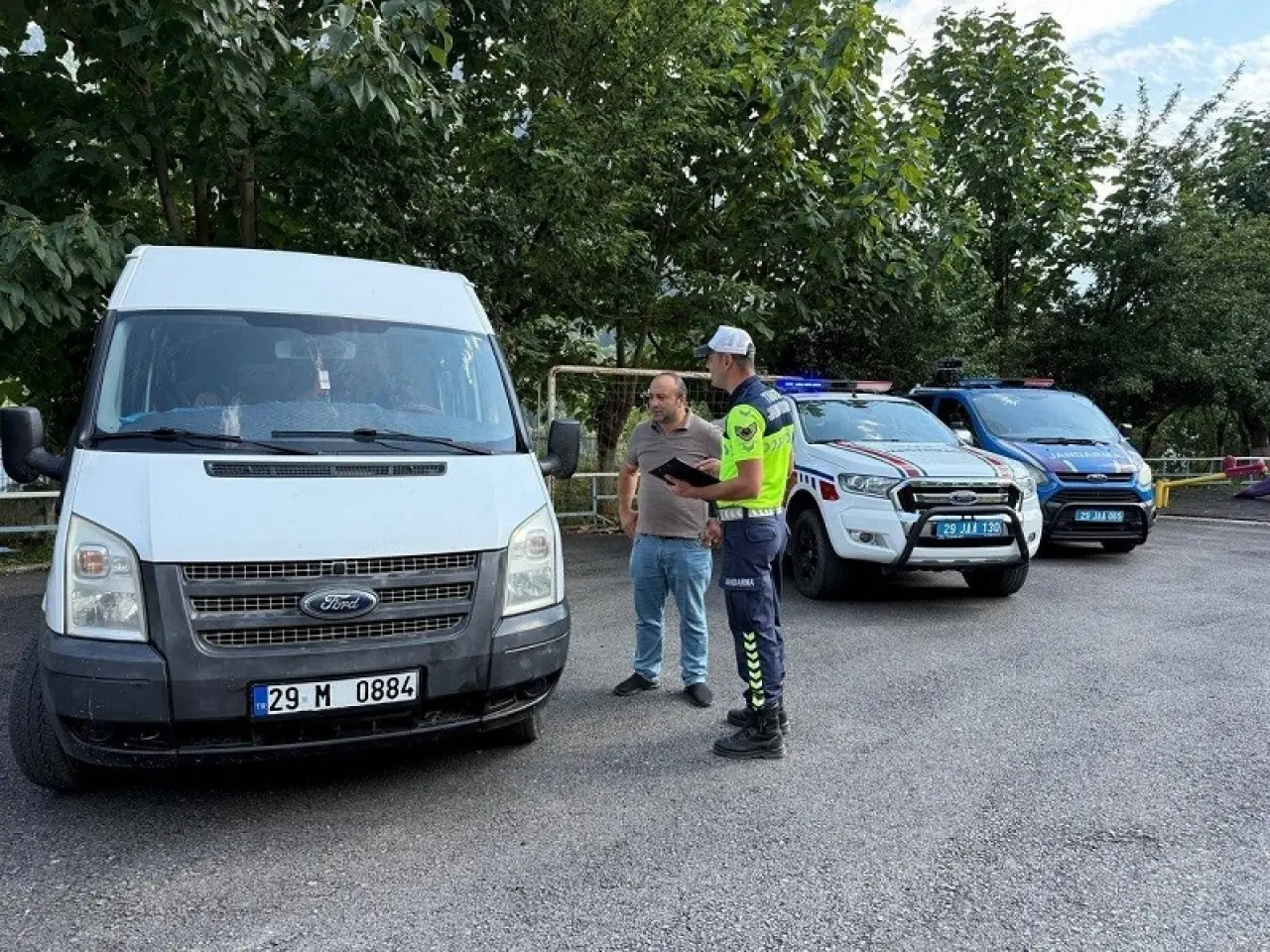 Jandarmadan Gümüşhane'de Öğrencilere Güvenli Yolculuk Eğitimi 1