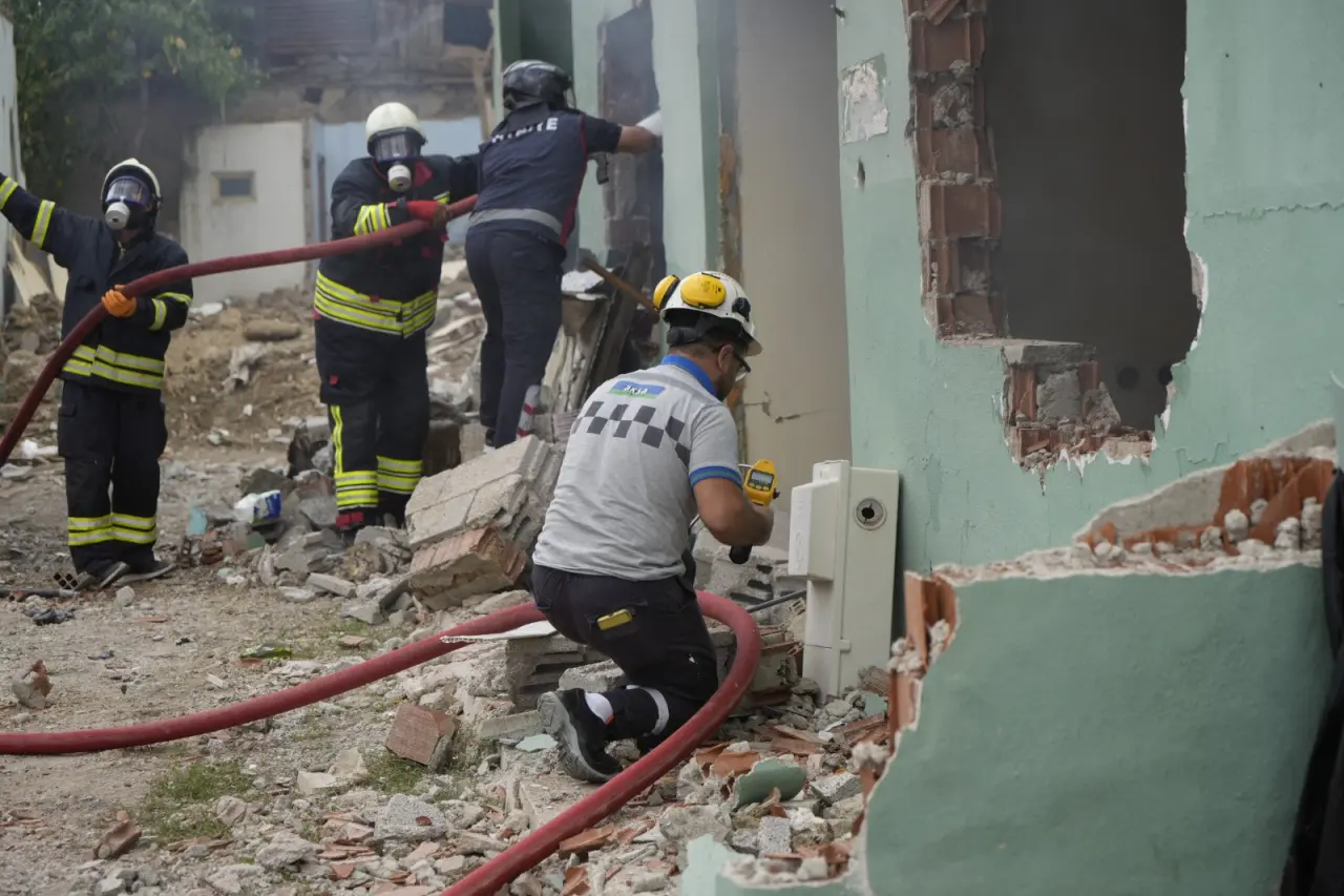 Kelkit’te 6.9’luk Deprem Senaryosu! Ekipler Enkaz Altındakiler İçin Zamanla Yarıştı 1