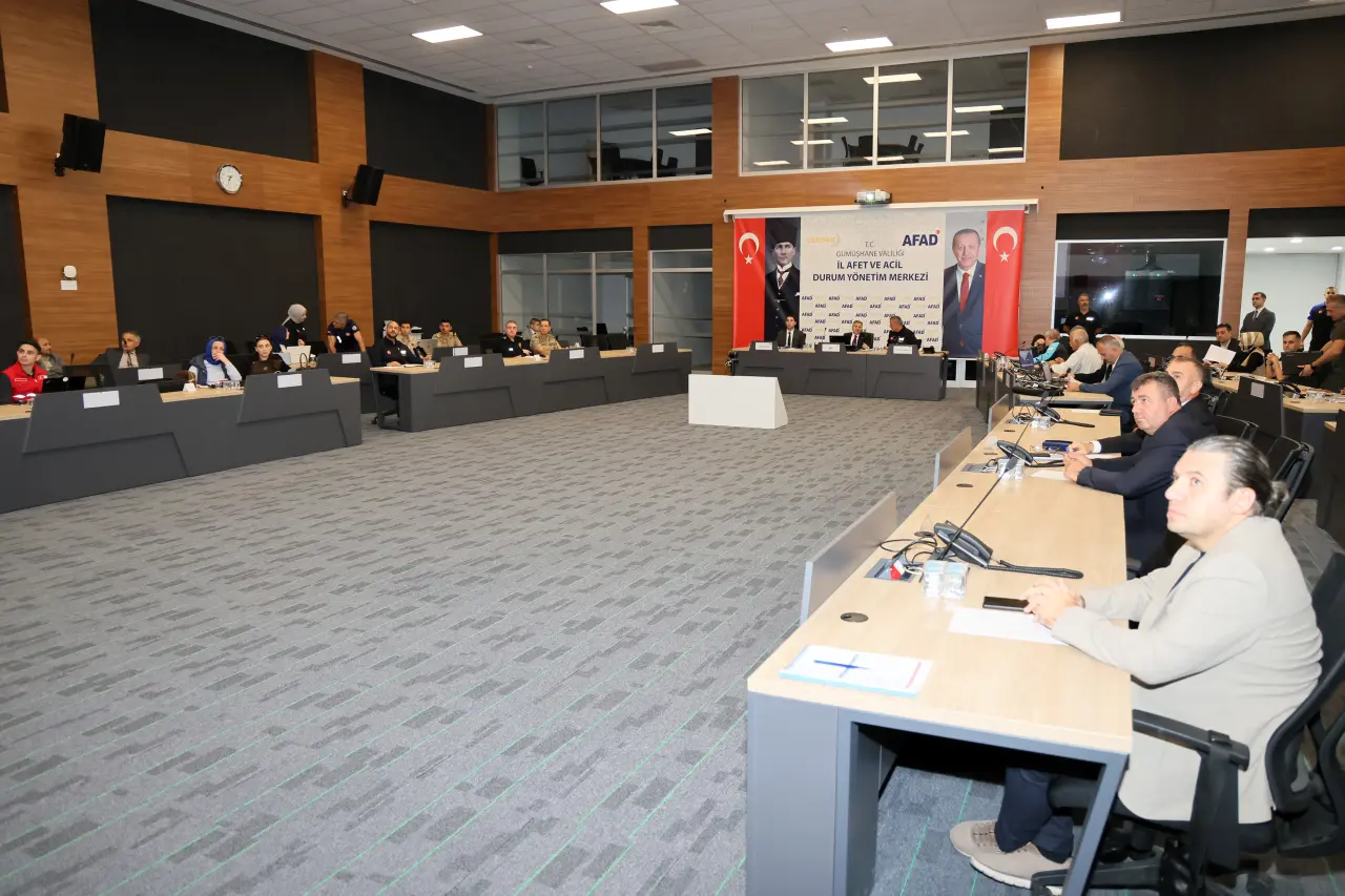 Kelkit’te 6.9’luk Deprem Senaryosu! Ekipler Enkaz Altındakiler İçin Zamanla Yarıştı 10