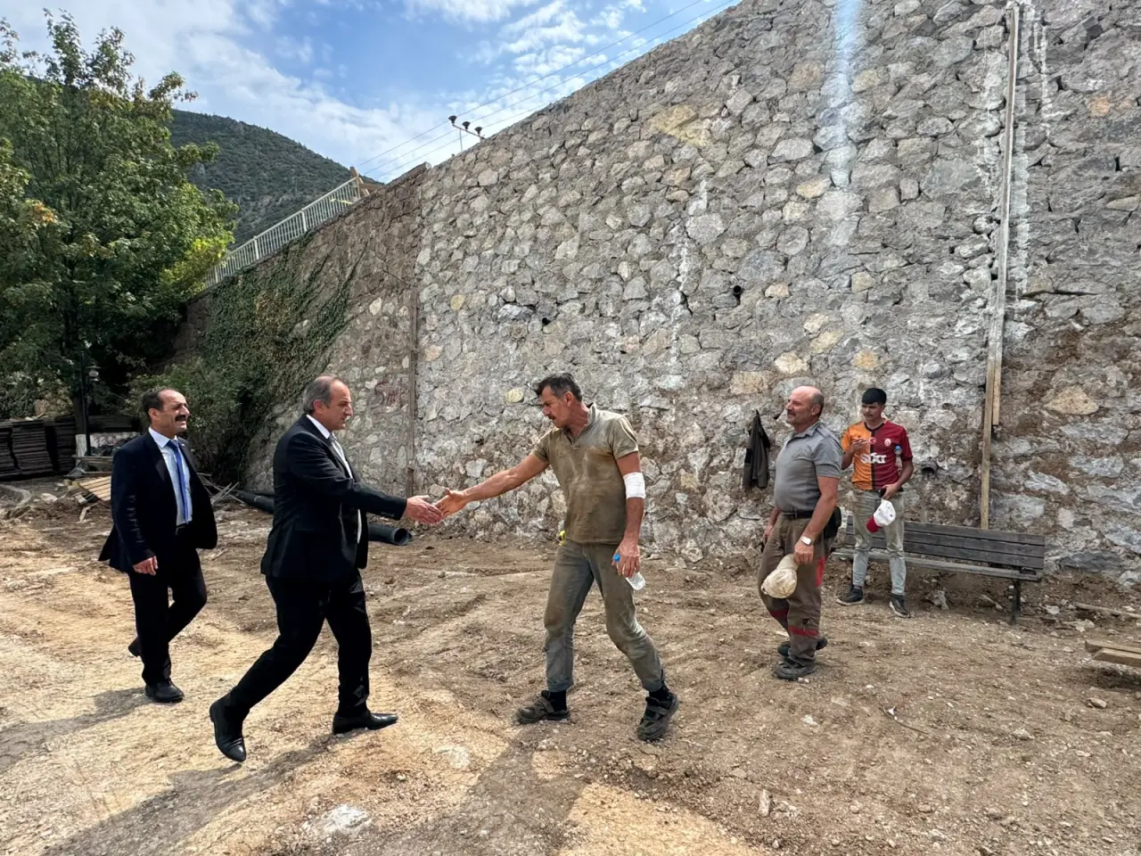 Milletvekili Küçük Torul Devlet Hastanesi Ek Bina İnşaatını Yerinde İnceledi 4