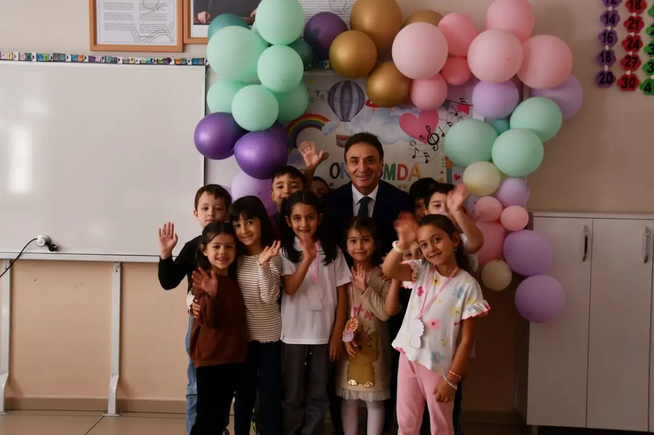 Okullarda Uyum Haftası Heyecanı: İl Müdürü Doğan Miniklerin Oyunlarına Ortak Oldu 7