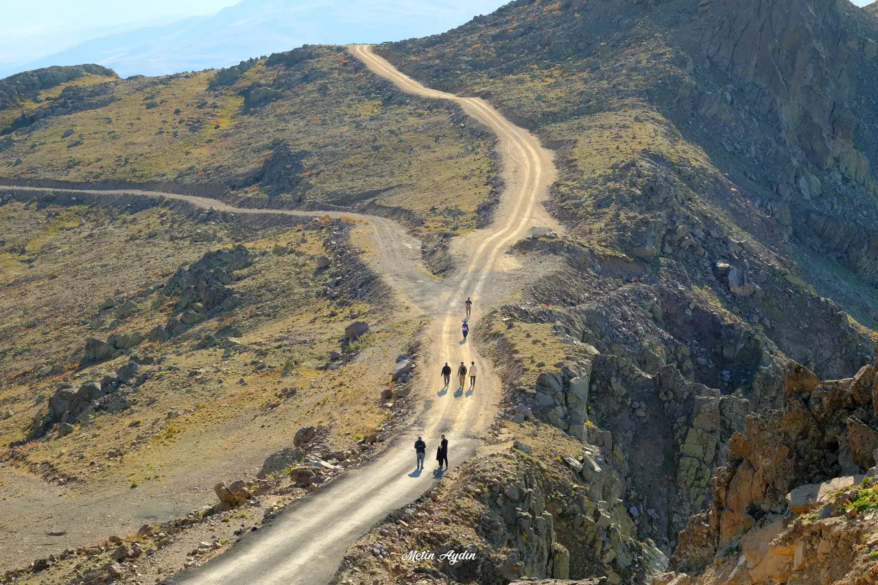 Önce Derebaşı manzarasını izlediler, ardından Kırklar’a tırmandılar 18