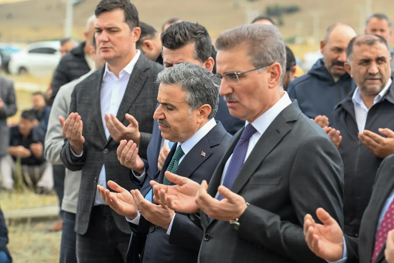 Osman Sarıgün Son Yolculuğuna Uğurlandı 4