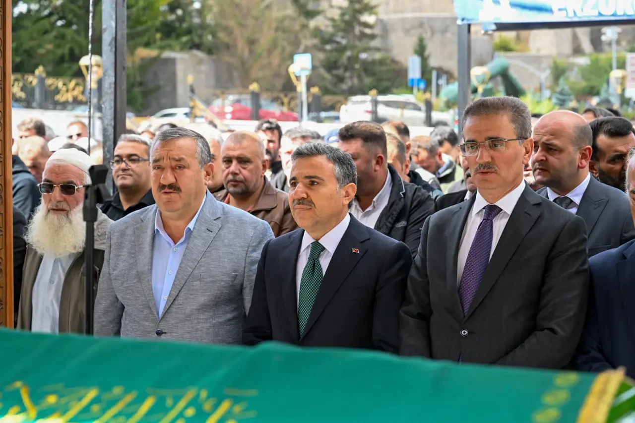 Osman Sarıgün Son Yolculuğuna Uğurlandı 1