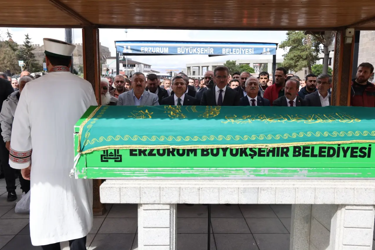 Osman Sarıgün Son Yolculuğuna Uğurlandı 11