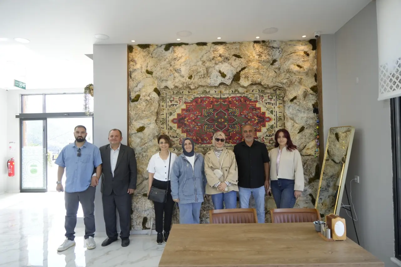 Torul Cam Seyir Terası'nda Yeni Dönem: Kadın Emeği Turizme Kazandırılıyor! 4