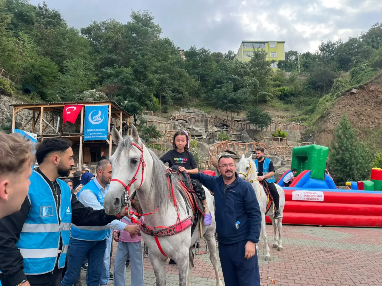 Ülkü Ocakları Özkürtün’de Çocuk Etkinliği Düzenledi 14