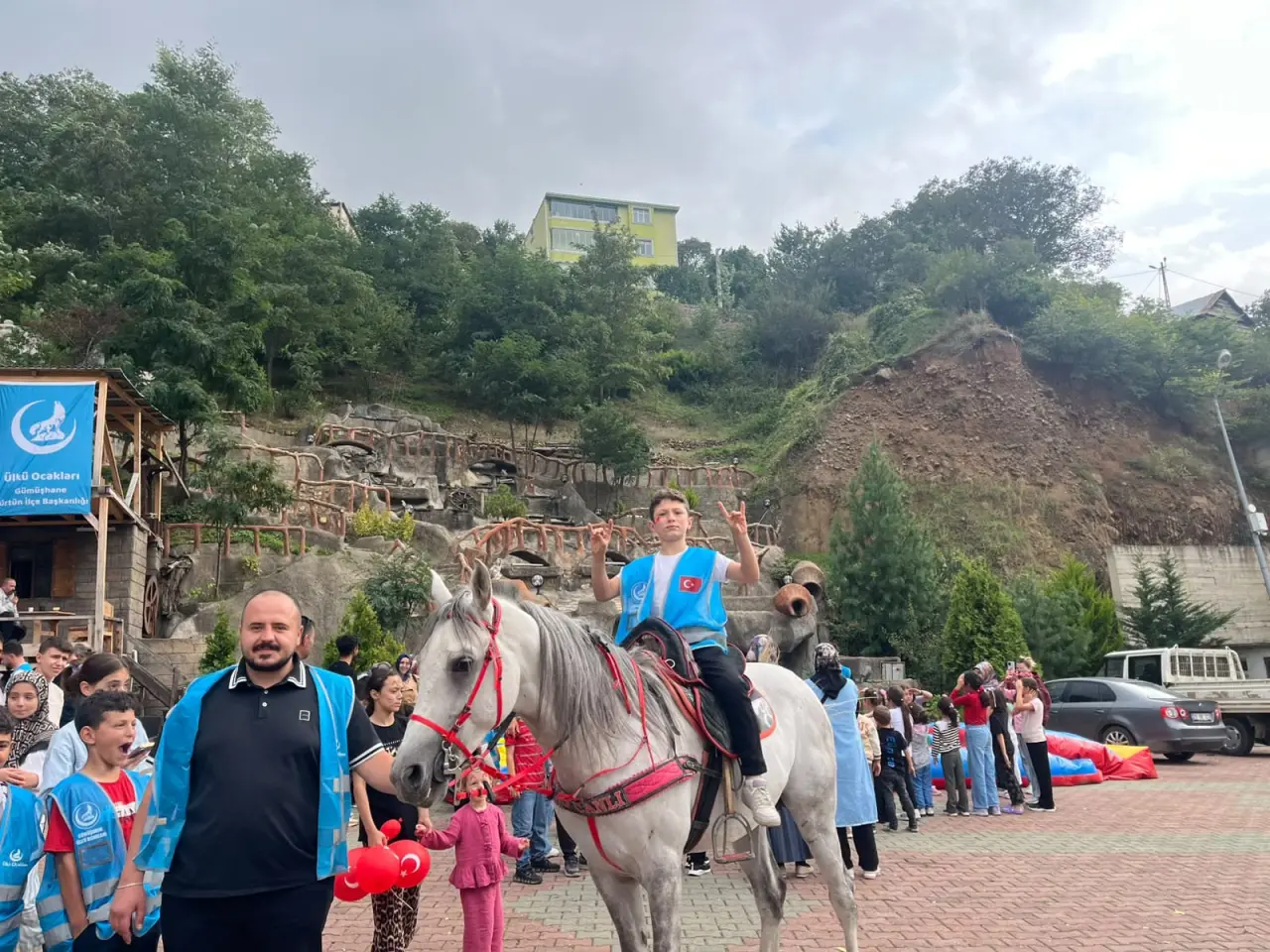 Ülkü Ocakları Özkürtün’de Çocuk Etkinliği Düzenledi 6