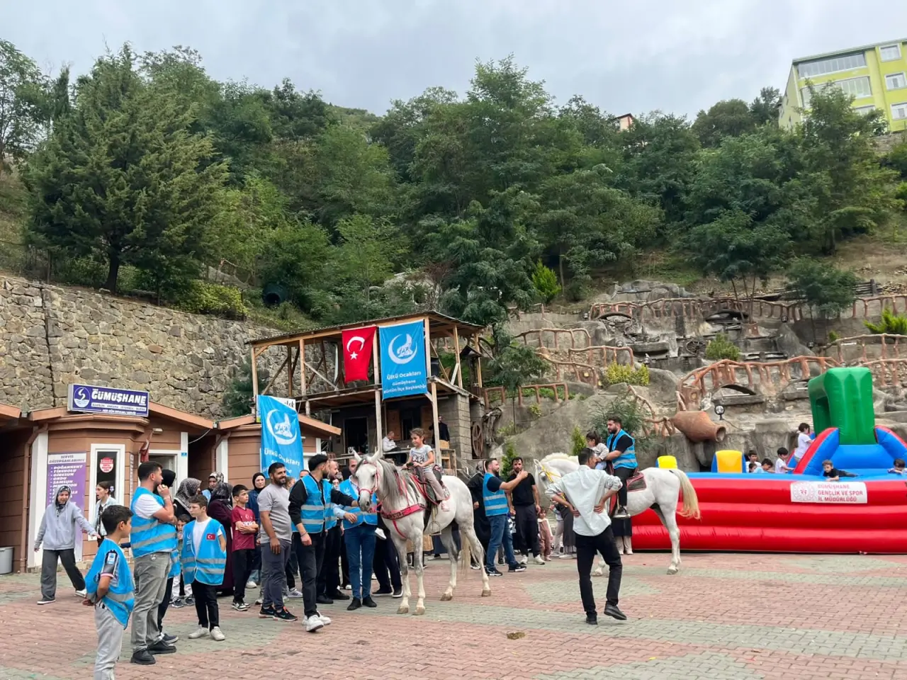 Ülkü Ocakları Özkürtün’de Çocuk Etkinliği Düzenledi 15