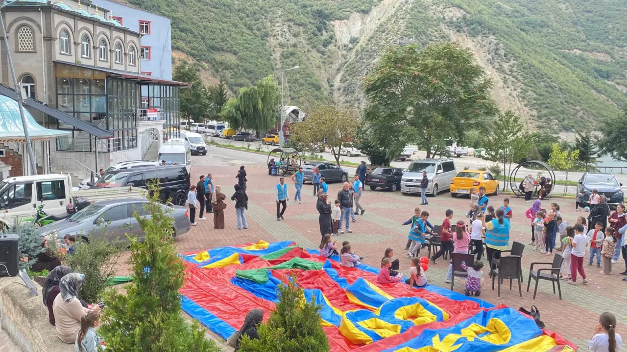Ülkü Ocakları Özkürtün’de Çocuk Etkinliği Düzenledi 20