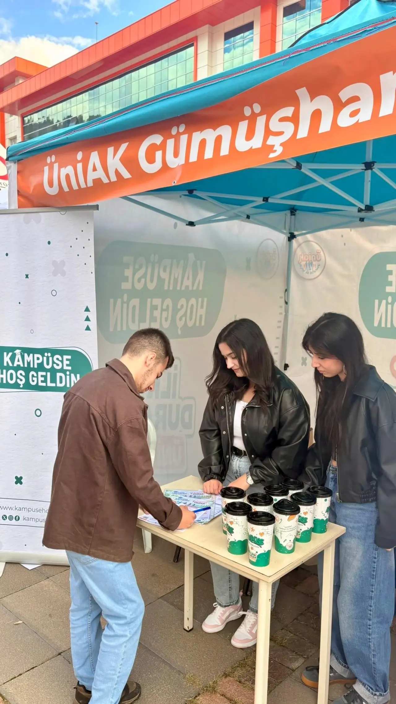 ÜniAK Gümüşhane'den Gençlere Kampüste Sıcak Karşılama 4