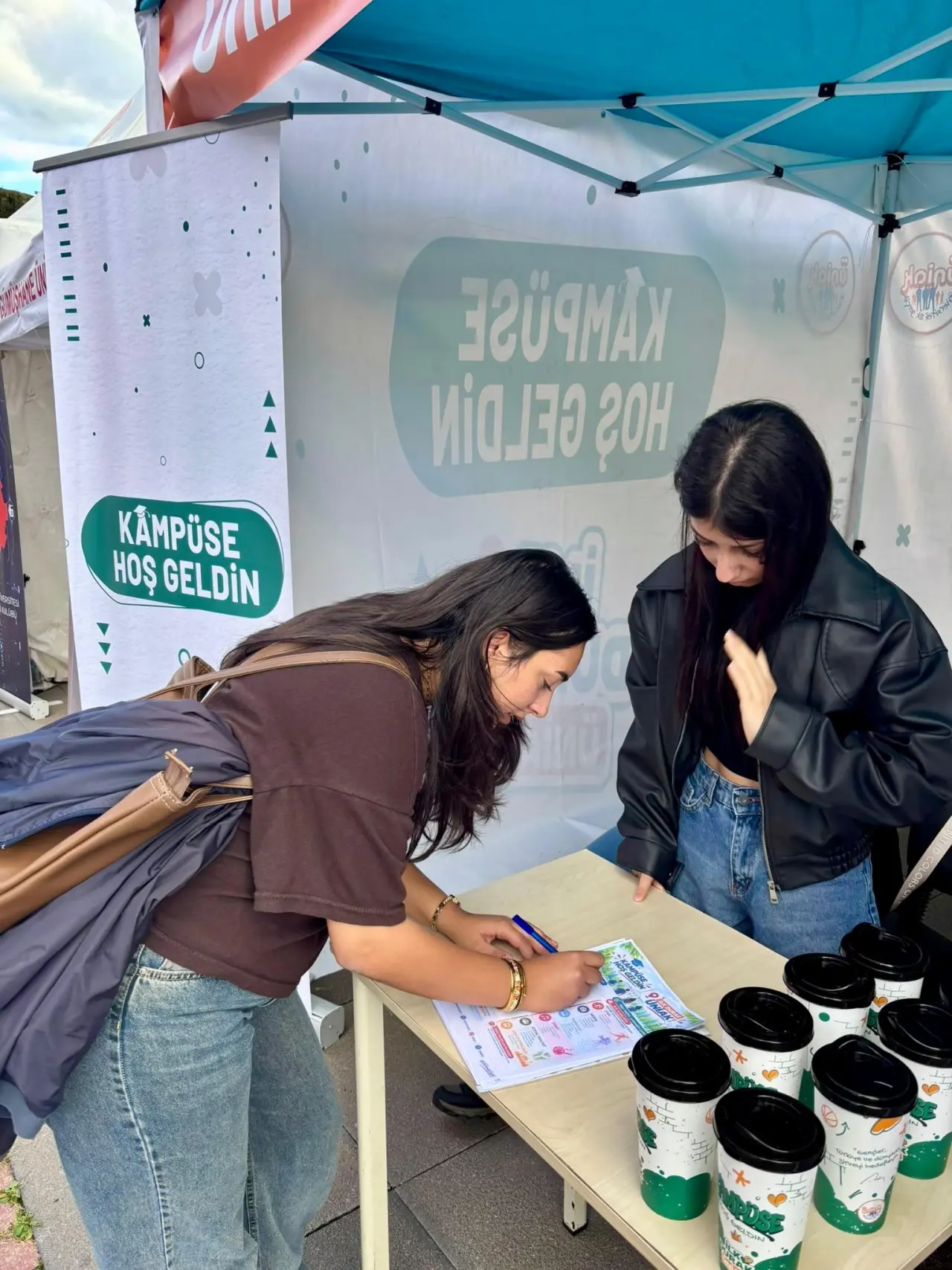ÜniAK Gümüşhane'den Gençlere Kampüste Sıcak Karşılama 10