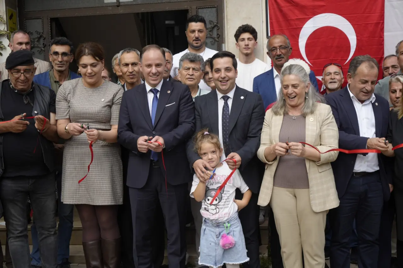 Yeni Parti Gümüşhane İl ve Merkez İlçe Başkanlıkları Düzenlenen Törenle Açıldı 9