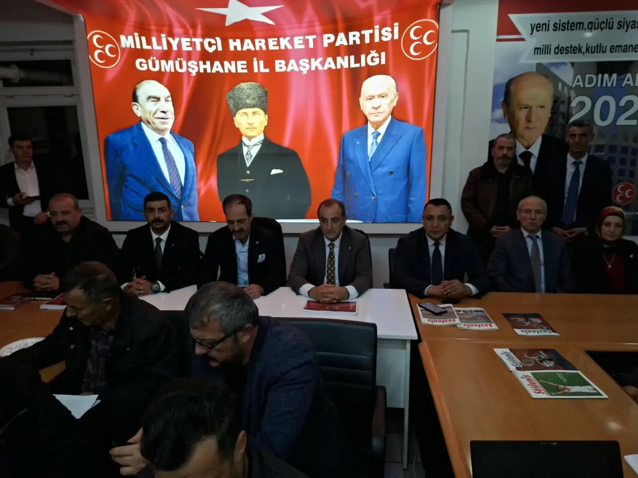 Başkan Başer, Gümüşhane Belediyesi'nin çalışmalarını ve gelecek projelerini MHP teşkilatına değerlendirdi 4