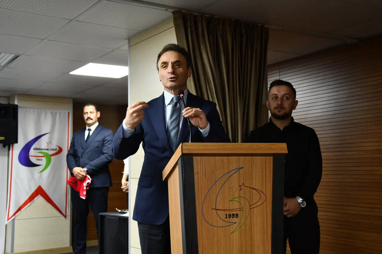 Ertuğrul Sağlam Gümüşhane’de Gençlerle Bir Araya Gelerek Spor ve Ahlak Vurgusu Yaptı 3