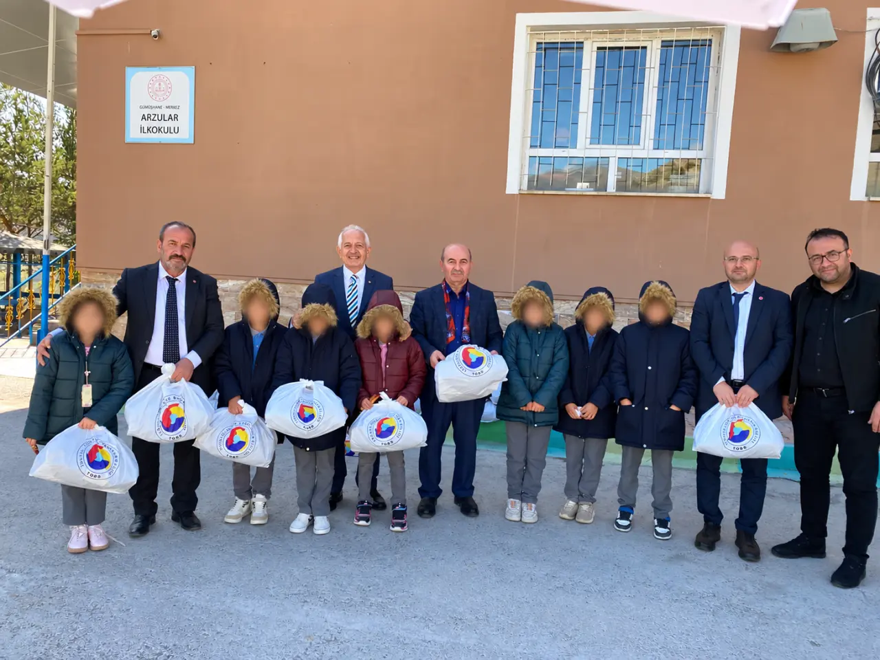 GTSO’dan Eğitime Sıcak Dokunuş: 200 Öğrencinin Yüzü Güldü! 2