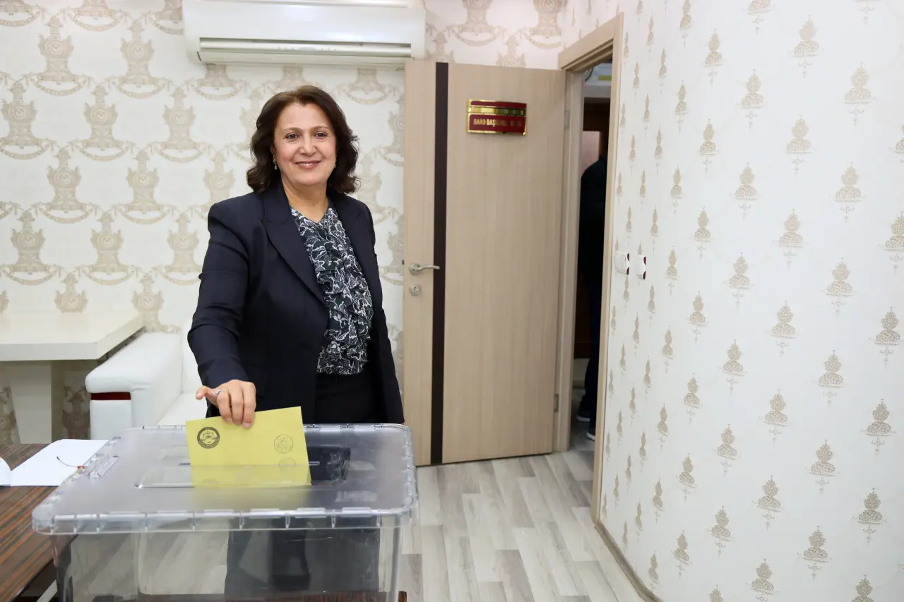 Gümüşhane Barosunda Av. Metin Aslan güven tazeledi 10
