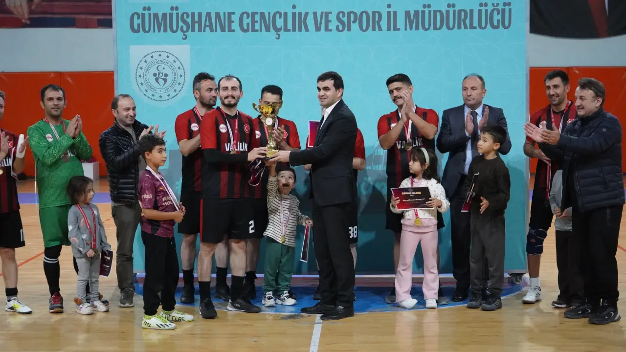 Gümüşhane Kamu Spor Oyunları Futsal Şampiyonu Gümüşhane Valiliği Oldu 9