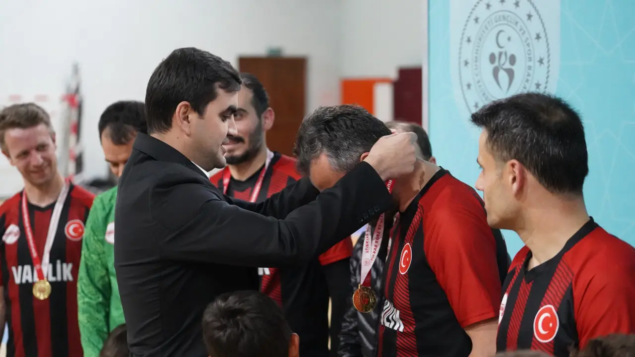 Gümüşhane Kamu Spor Oyunları Futsal Şampiyonu Gümüşhane Valiliği Oldu 11
