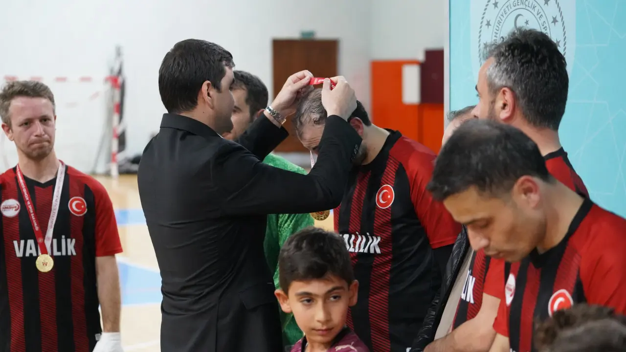 Gümüşhane Kamu Spor Oyunları Futsal Şampiyonu Gümüşhane Valiliği Oldu 13