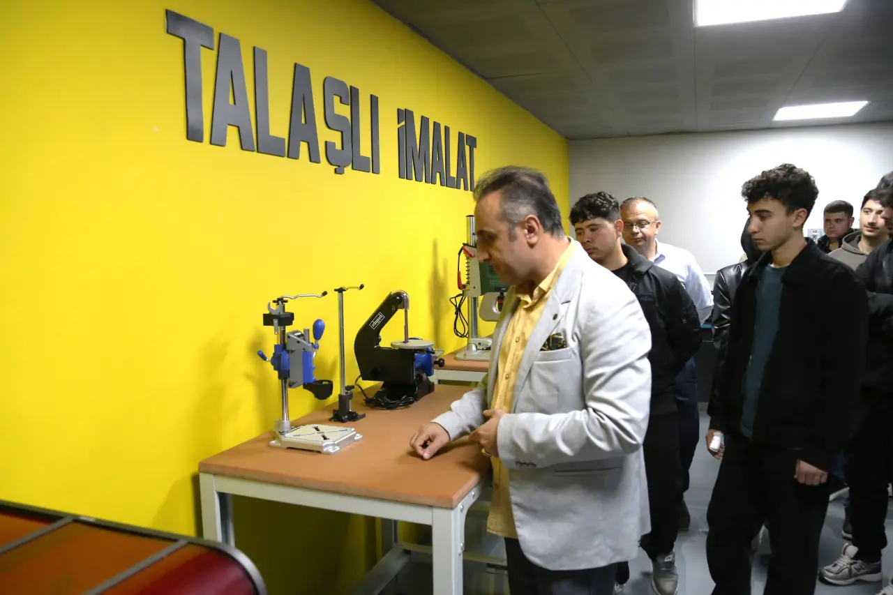 Gümüşhane Üniversitesi Gençlerine Dev İmkan: Hayaller Bu Atölyede Ürüne Dönüşecek 8