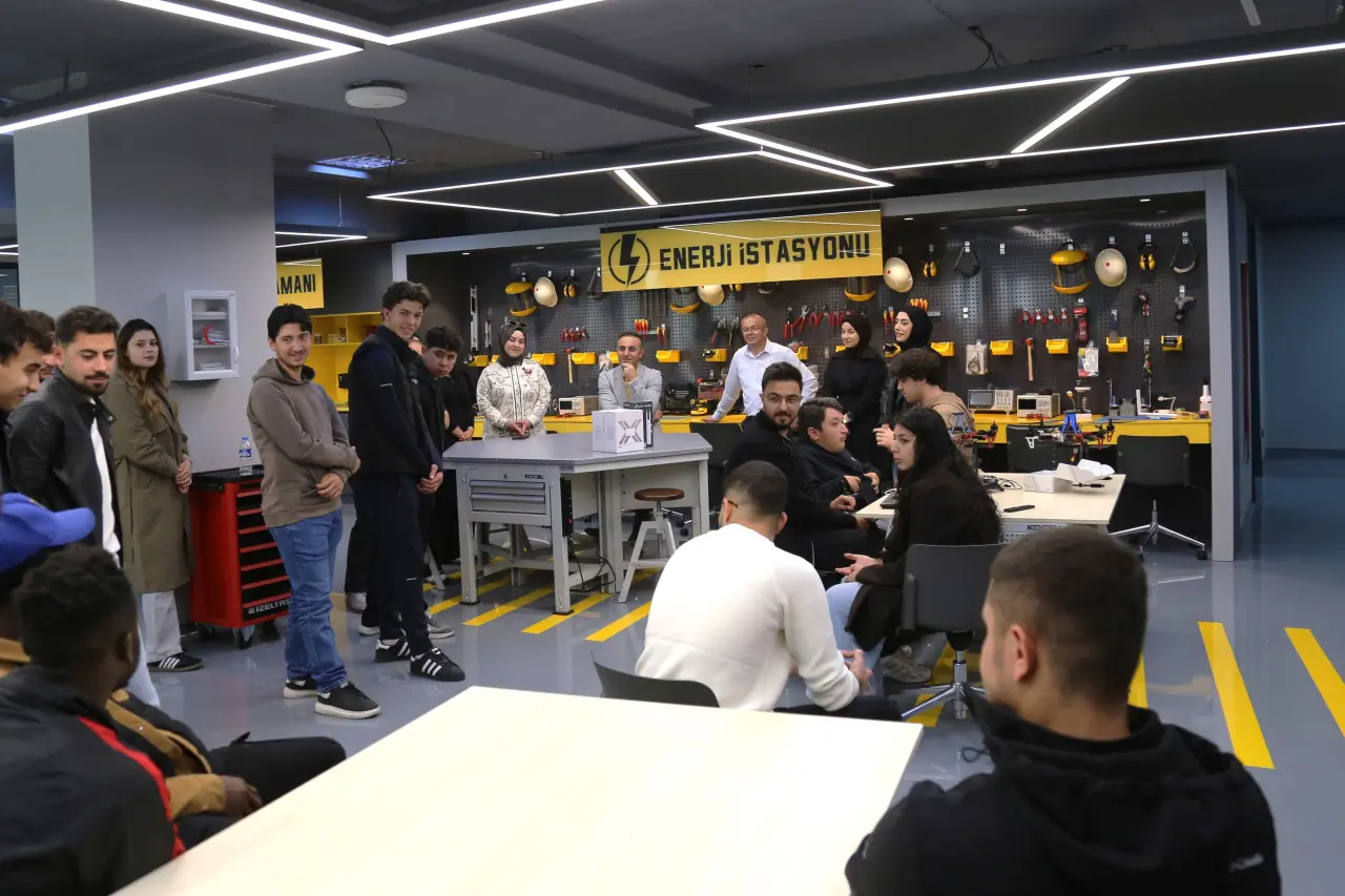 Gümüşhane Üniversitesi Gençlerine Dev İmkan: Hayaller Bu Atölyede Ürüne Dönüşecek 5