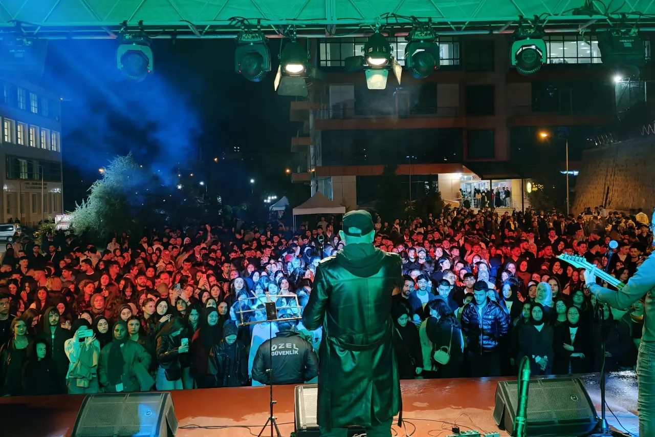 Gümüşhane Üniversitesinde Yeni Akademik Yıl Coşkulu Konserle Başladı 10