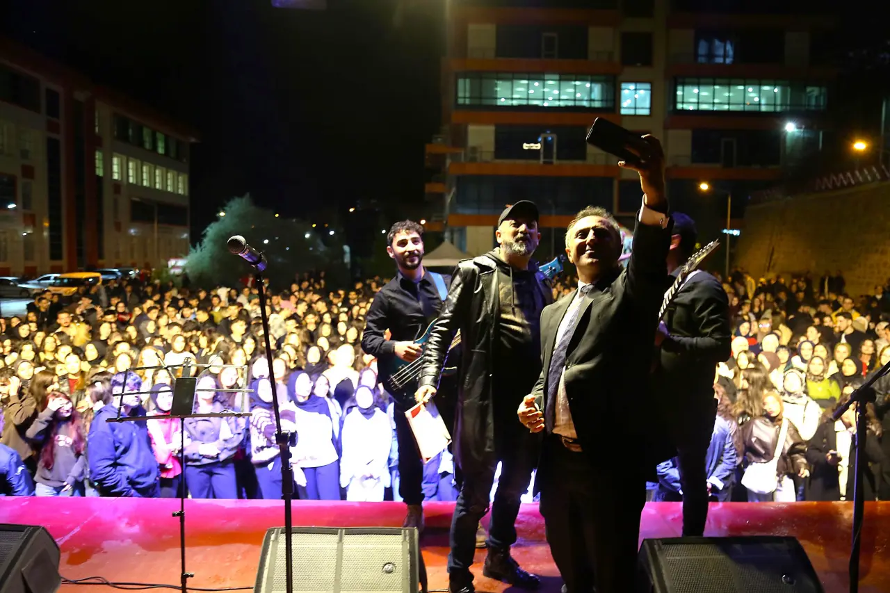 Gümüşhane Üniversitesinde Yeni Akademik Yıl Coşkulu Konserle Başladı 5