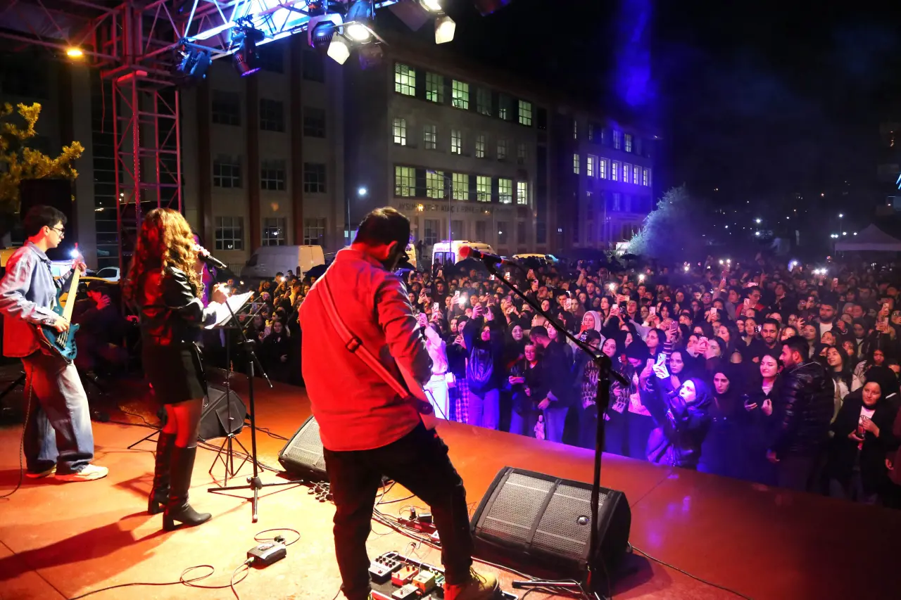 Gümüşhane Üniversitesinde Yeni Akademik Yıl Coşkulu Konserle Başladı 1