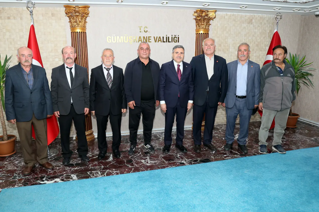 Gümüşhane’de 19 Ekim Muhtarlar Günü Tören ve Ziyaretlerle Kutlandı 3