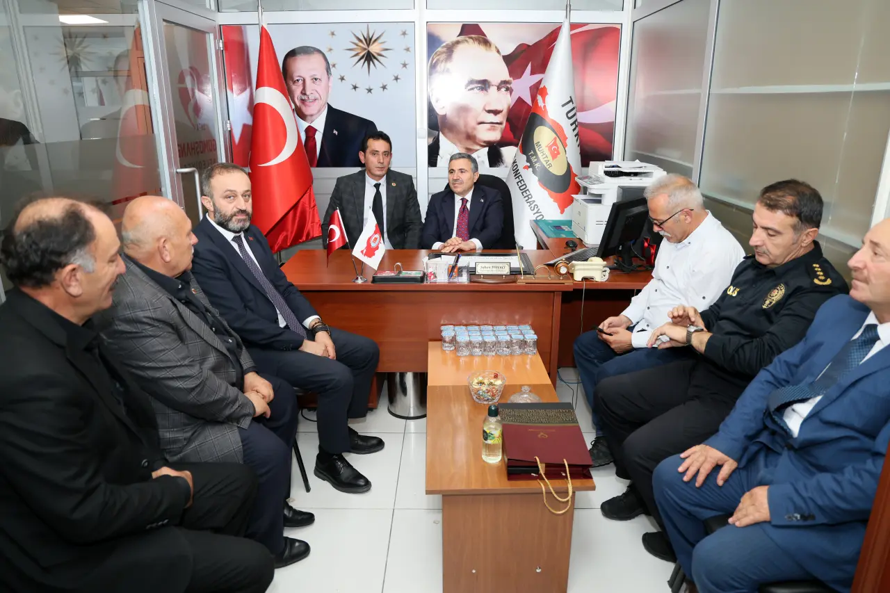 Gümüşhane’de 19 Ekim Muhtarlar Günü Tören ve Ziyaretlerle Kutlandı 6