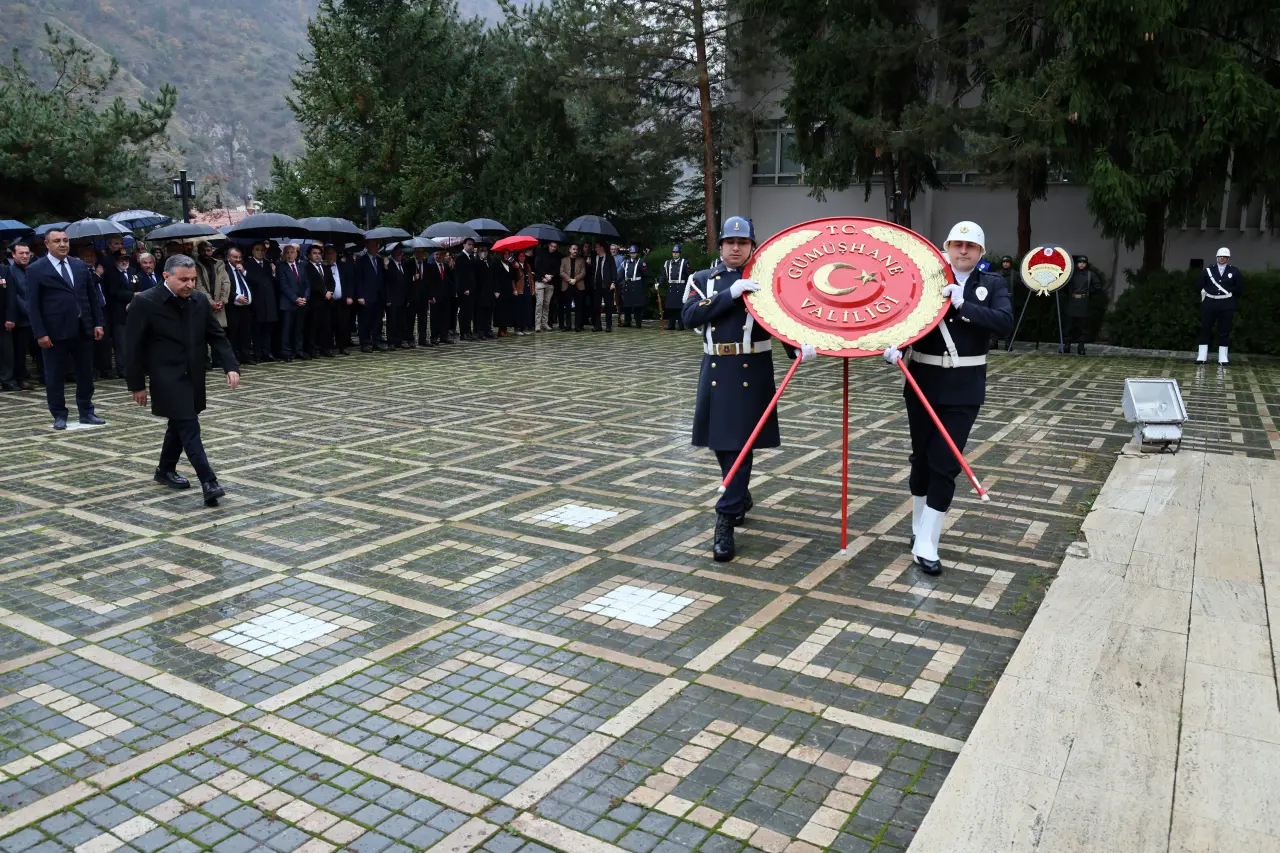 Gümüşhane’de Cumhuriyet Bayramı kutlamaları yağmur altında başladı 9