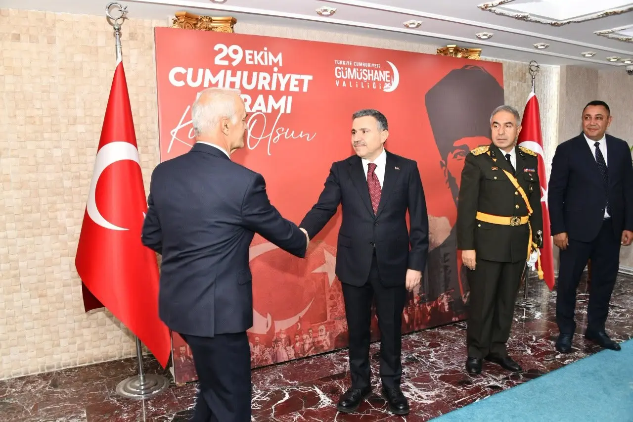 Gümüşhane’de Cumhuriyet’in 103. Yıl Dönümü Tören ve Etkinliklerle Kutlandı 3