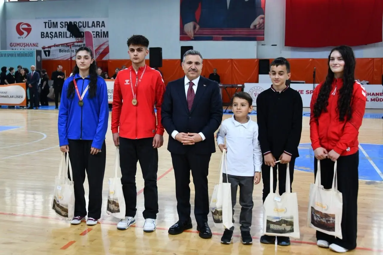 Gümüşhane’de Cumhuriyet’in 103. Yıl Dönümü Tören ve Etkinliklerle Kutlandı 12