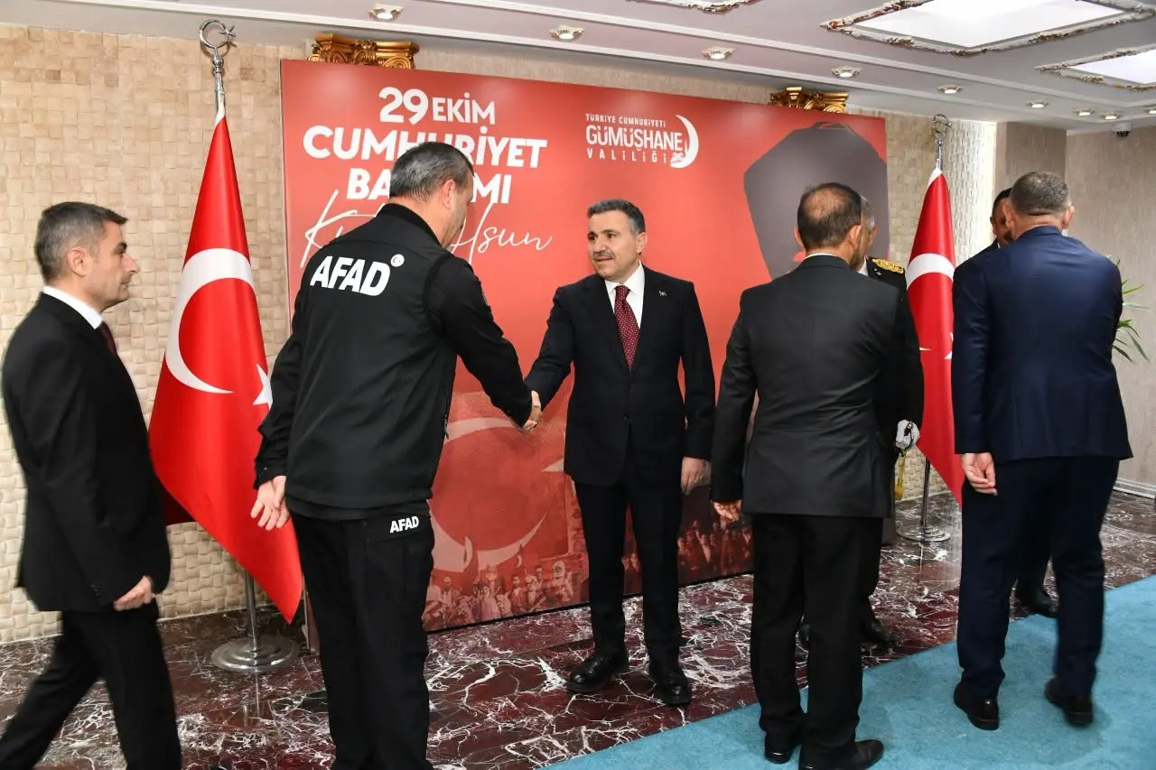 Gümüşhane’de Cumhuriyet’in 103. Yıl Dönümü Tören ve Etkinliklerle Kutlandı 4