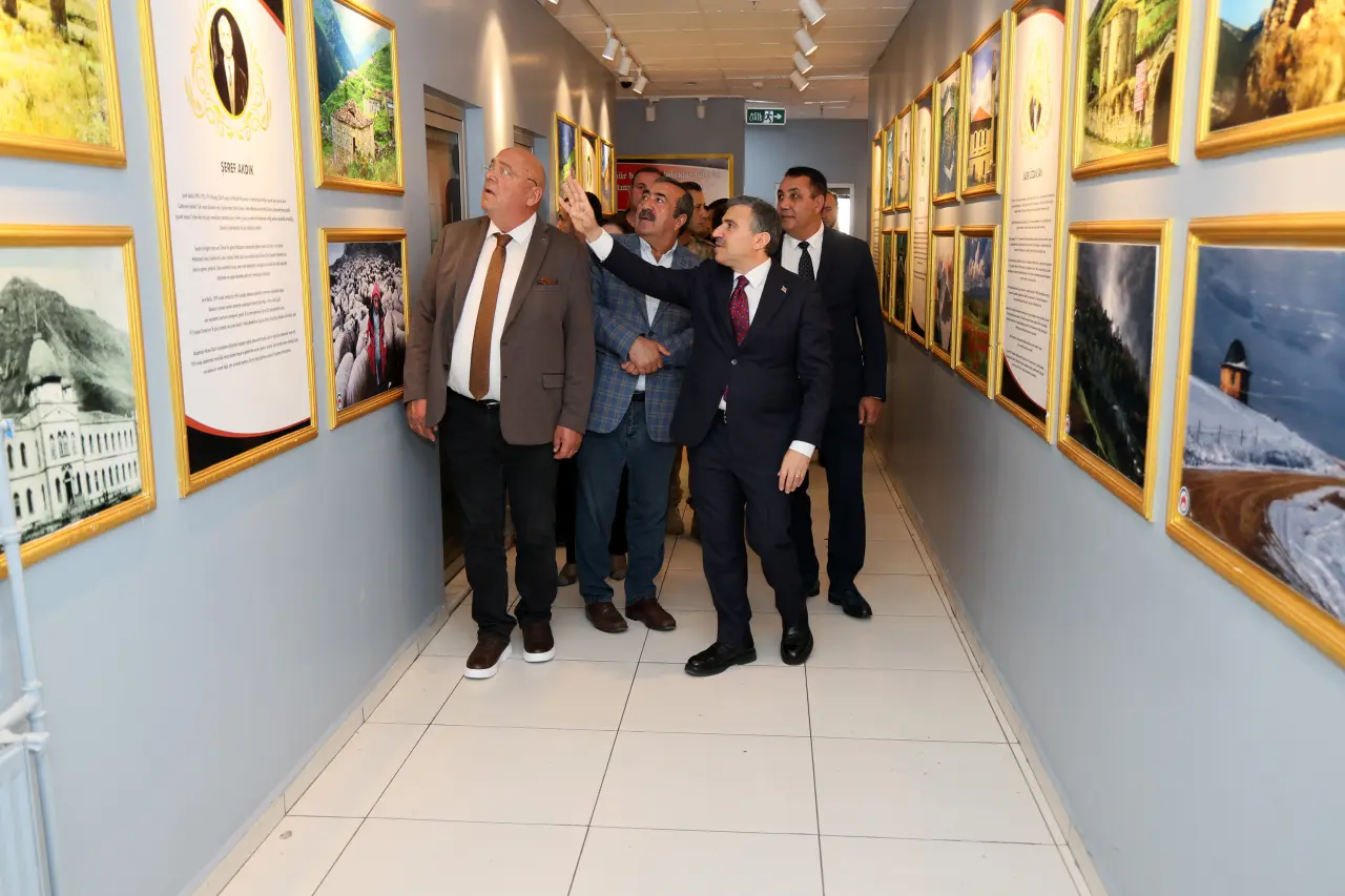 Gümüşhane'de Kültür Şöleni Başladı: Onlarca Yayınevi ve Yazar Bu Fuarda Buluşuyor! 41